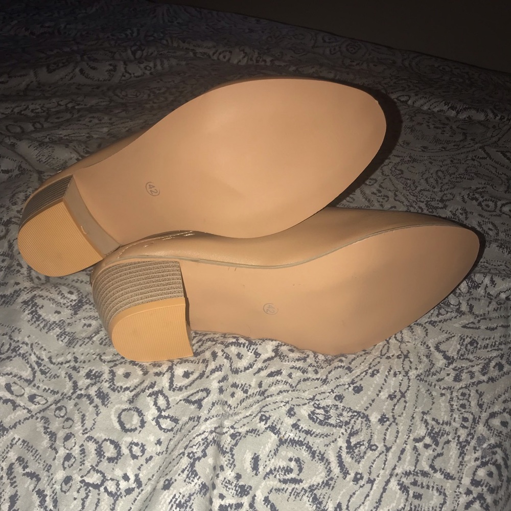 Tan boots - Picture 2 of 2